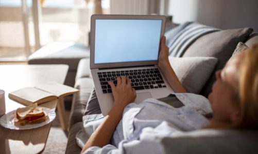 Pandemia groźna dla? kręgosłupa / komentarz fizjoterapeuty